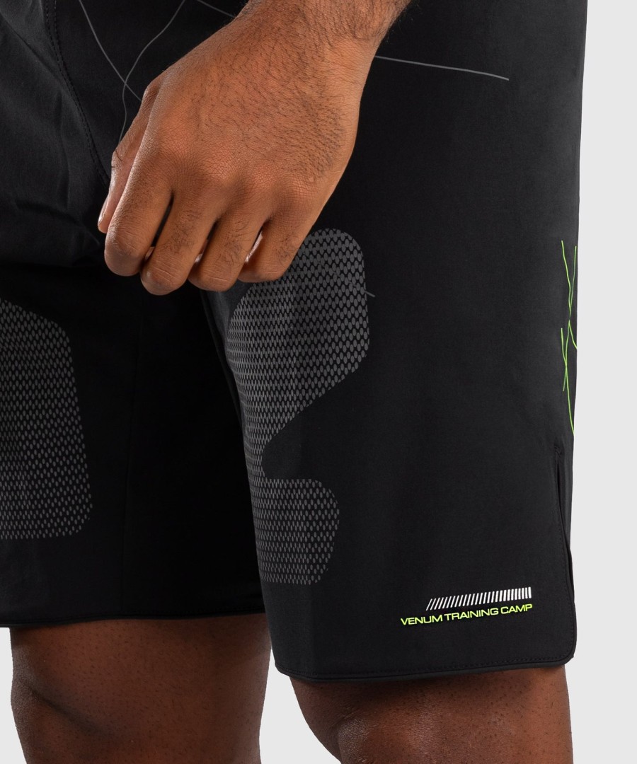 venum training camp 4.0 fight shorts - svartneongrønn